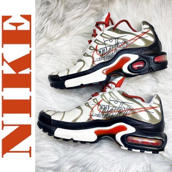 NIKE Air Max Plus TN Script Swoosh Platnium Sneakers, Size 5 (Youth) - Picture 1 of 9